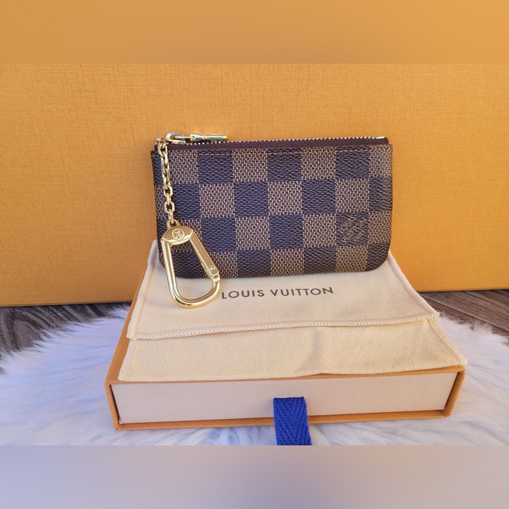 Key Cles/Pouch in DE